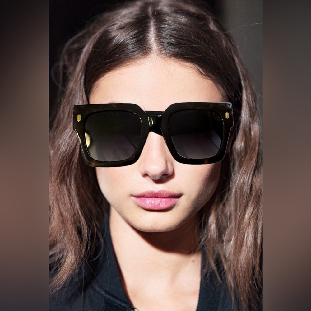 Women’s Sojos briwn tortashell sunglasses